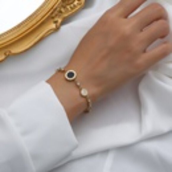 New Gold Diamond Bracelet, Roman Numerals Double-Sided Black/White Shell Jewelry - Picture 1 of 3